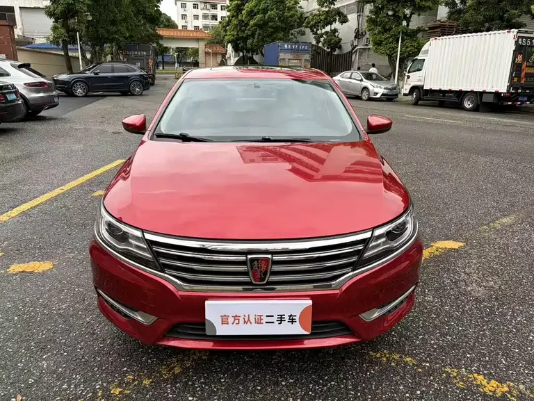 Roewe i6 Classic 20 T Auto Internet Smart Enjoyment