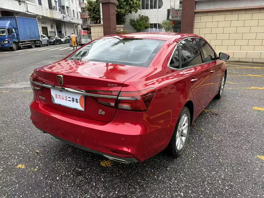 Roewe i6 Classic 20 T Auto Internet Smart Enjoyment