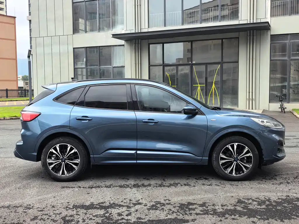 Escape EcoBoost 245 4 WD Indulge ST-LINE