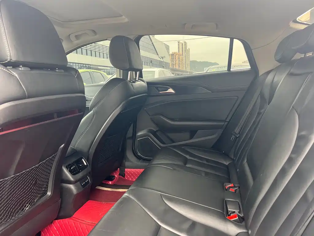 Hongqi H5 30 TD Agile