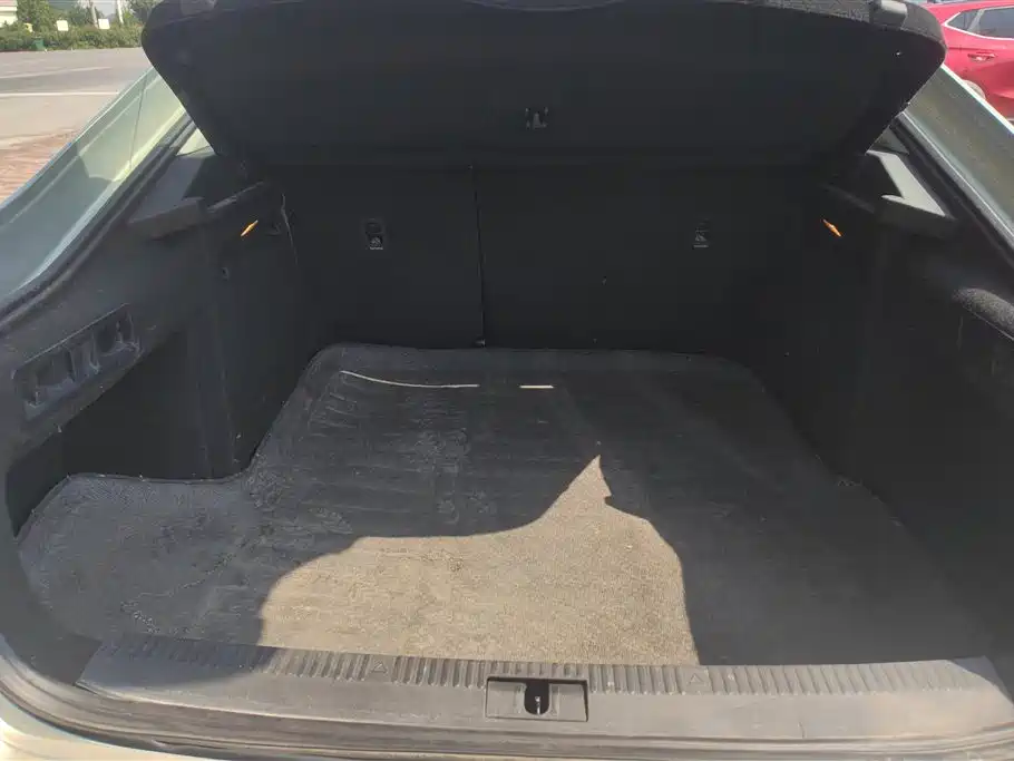 Superb TSI330 DSG Smart Travel
