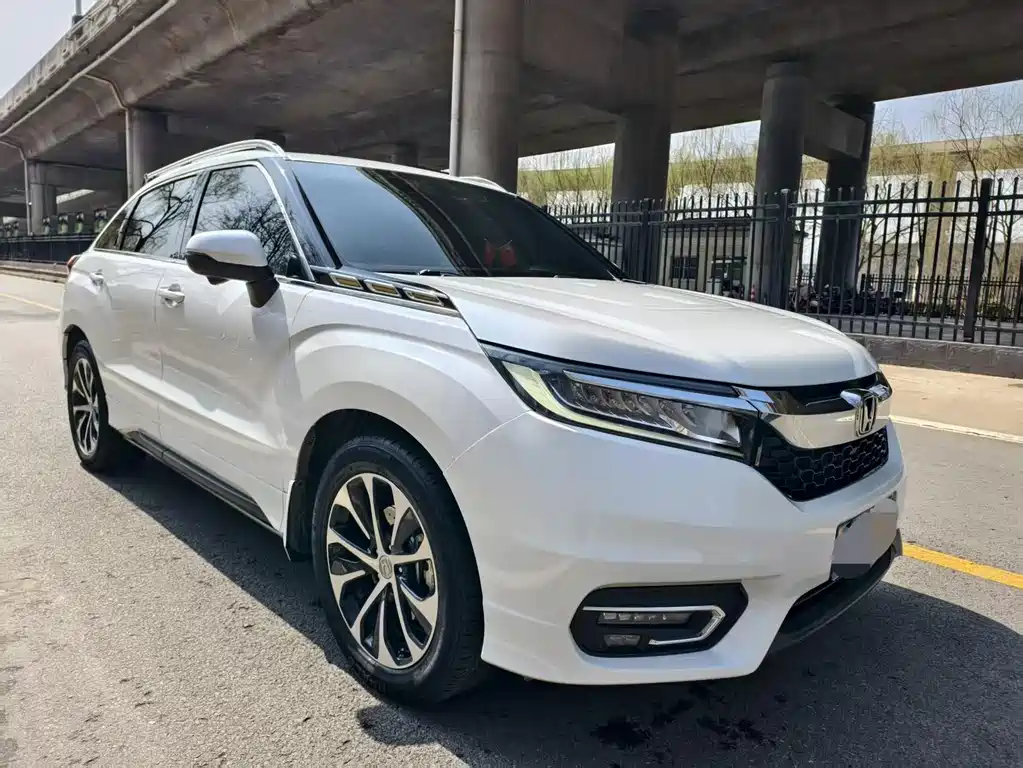 Avancier 240 TURBO 2 WD Premium