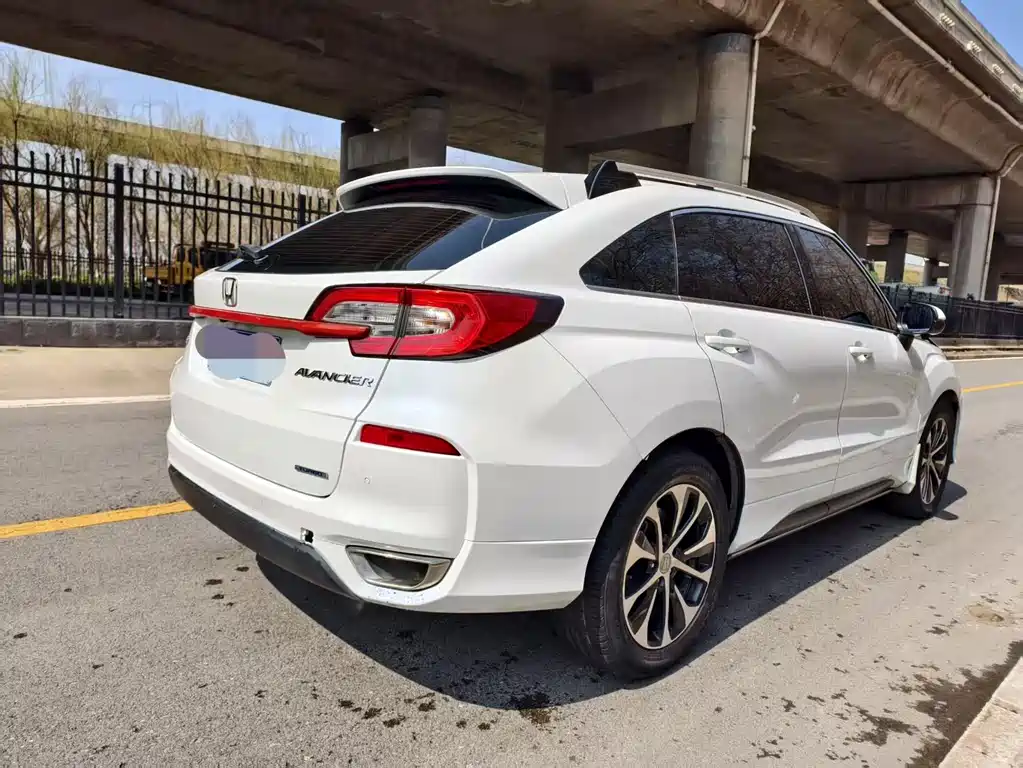Avancier 240 TURBO 2 WD Premium