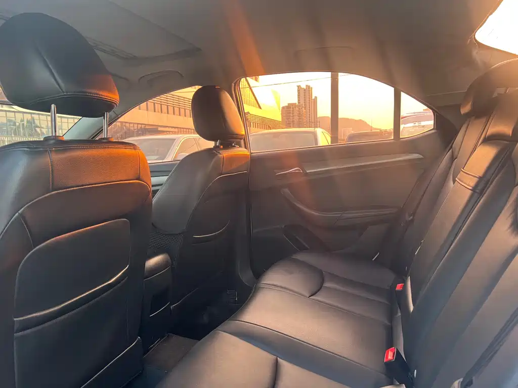 Roewe 360 1.5 L Auto Luxury