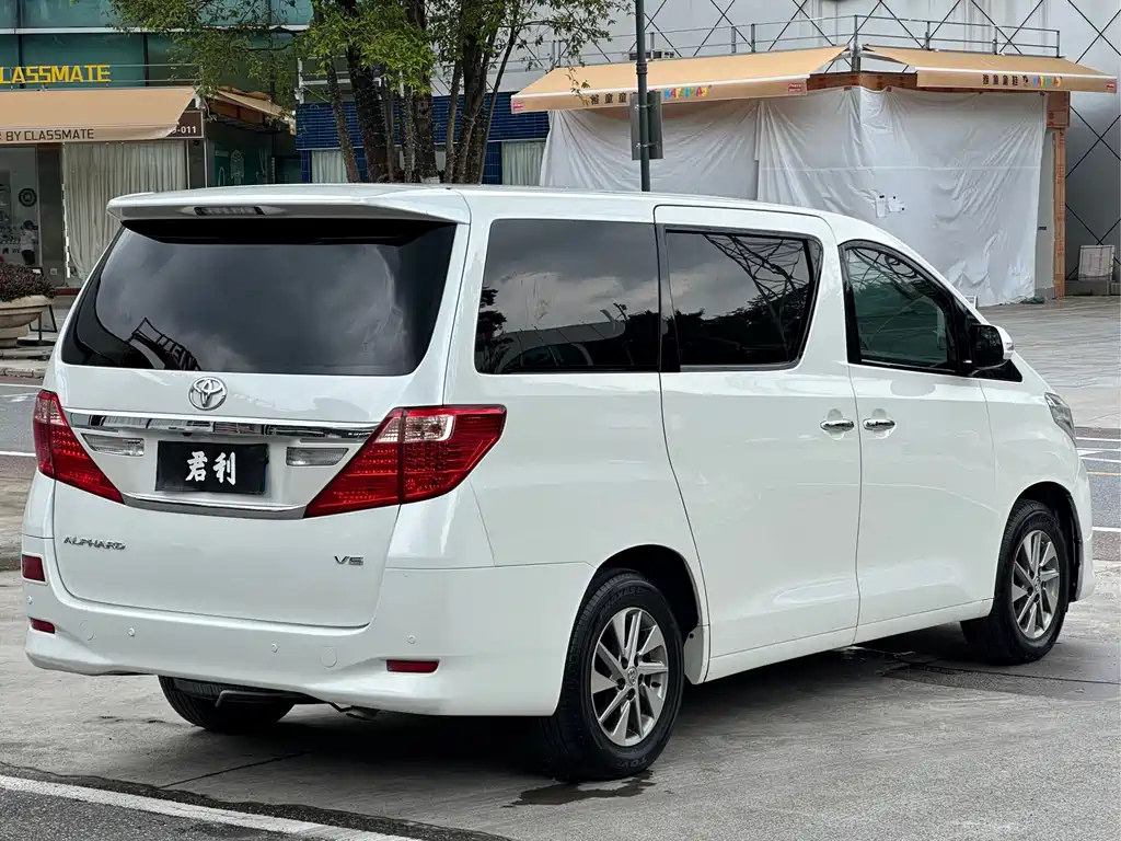 Alphard 3.5 L Distinguished