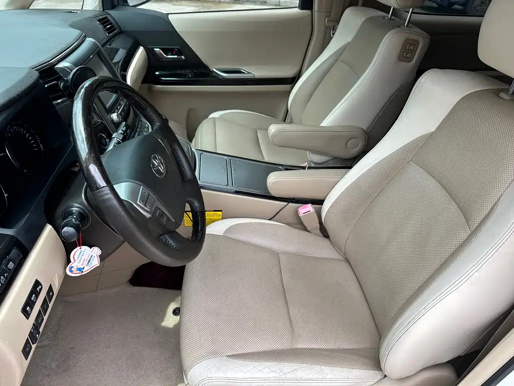 Alphard 3.5 L Distinguished