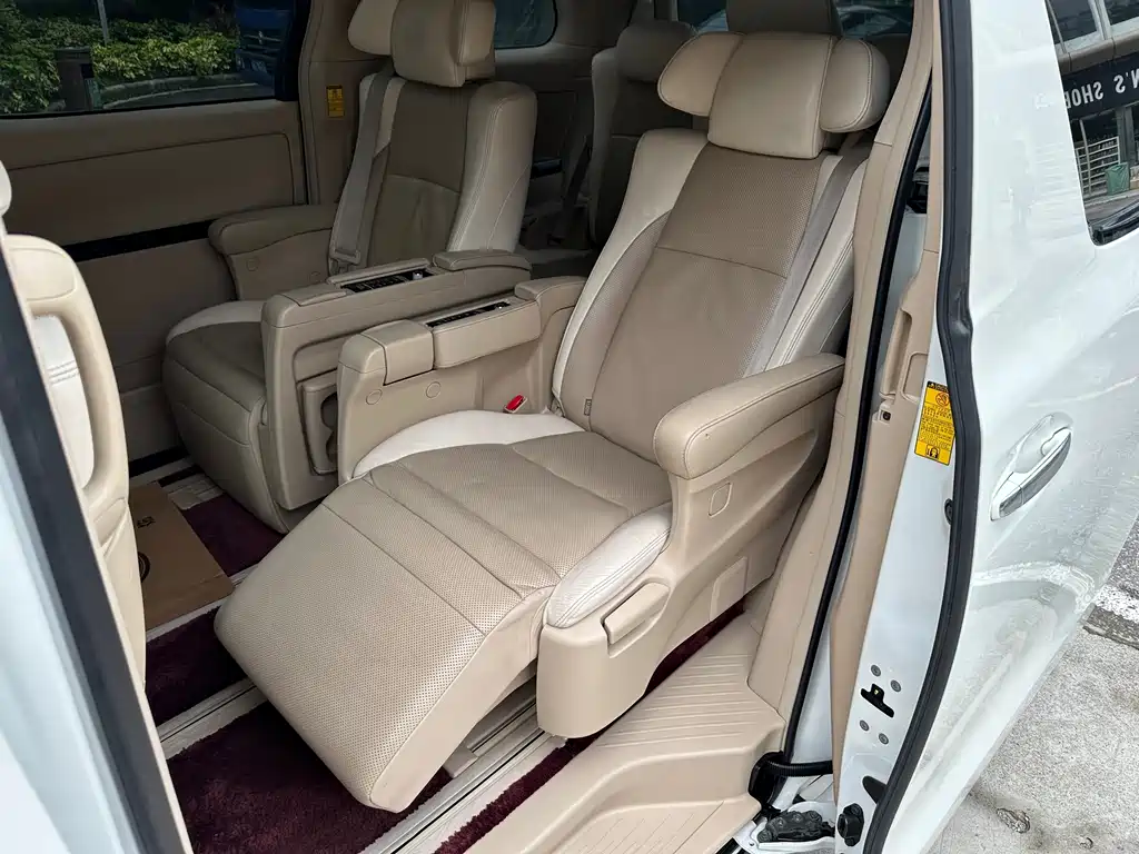 Alphard 3.5 L Distinguished