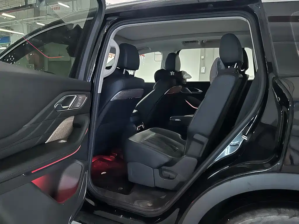 Hongqi HS7 2.0 T Auto 4 WD Flagship Smooth 6-seat