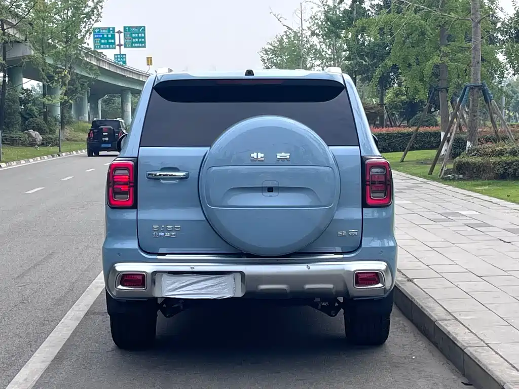Beijing Offroad BJ60 2.0 T 11 th 7-seat