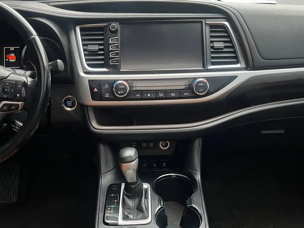 Highlander 2.0 T 4 WD Knight 7-seat CN-VI