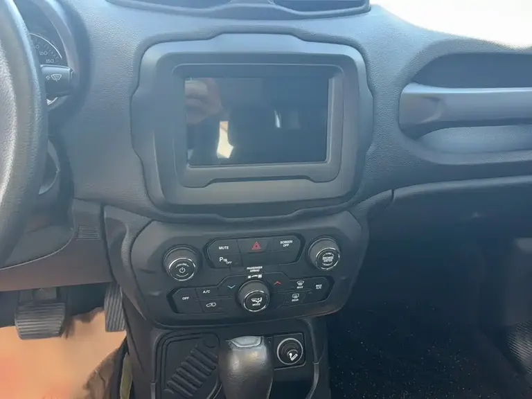 Jeep Renegade Connected Large Screen 180 T Auto High Energy