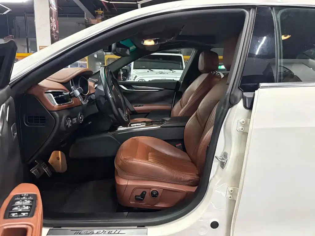 Ghibli 3.0 T Standard