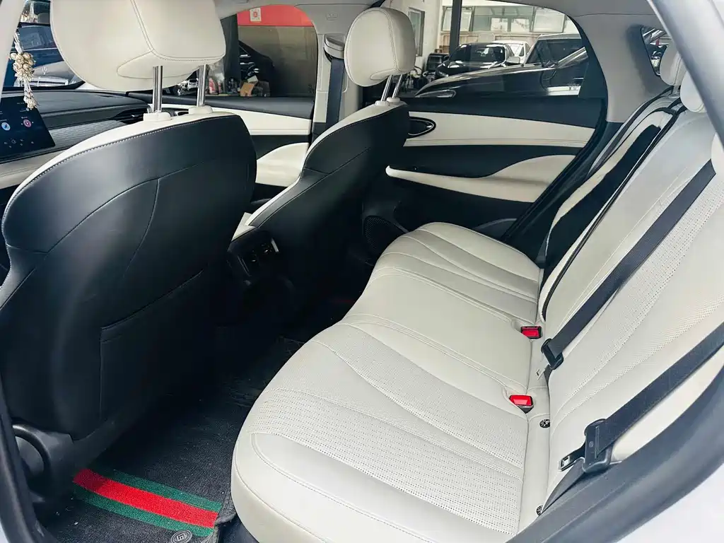 Seal 05 DM-i DM-i Smart Drive 55 KM Luxury