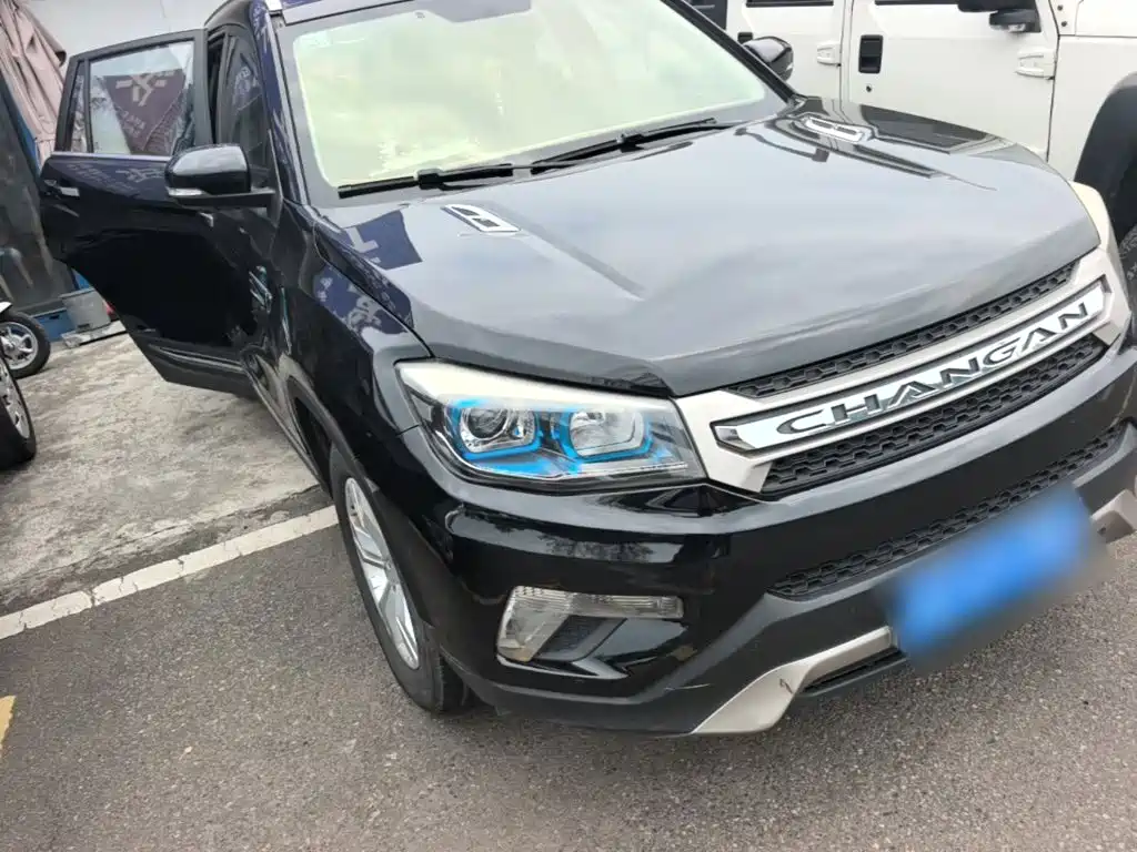 Changan CS75 2.0 L Manual Leading CN-IV