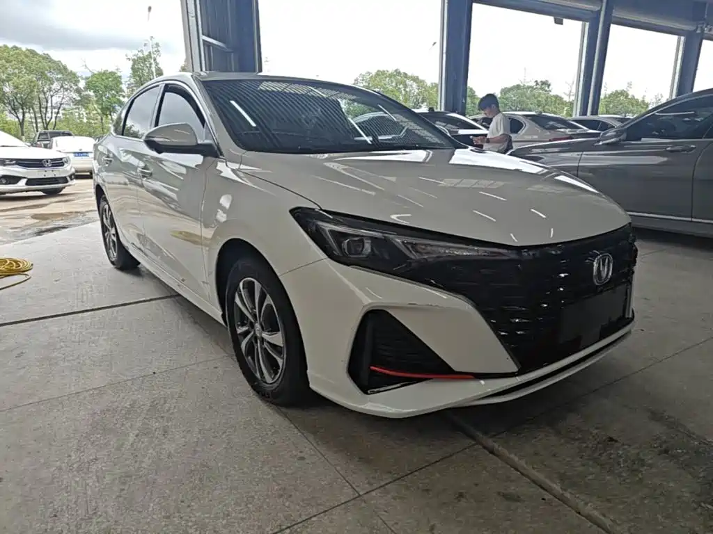 Eado PLUS Blue Whale NE 1.4 T GDI DCT High Energy