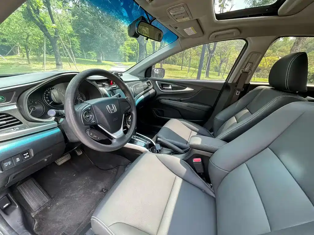 Crider 1.8 L Auto Luxury