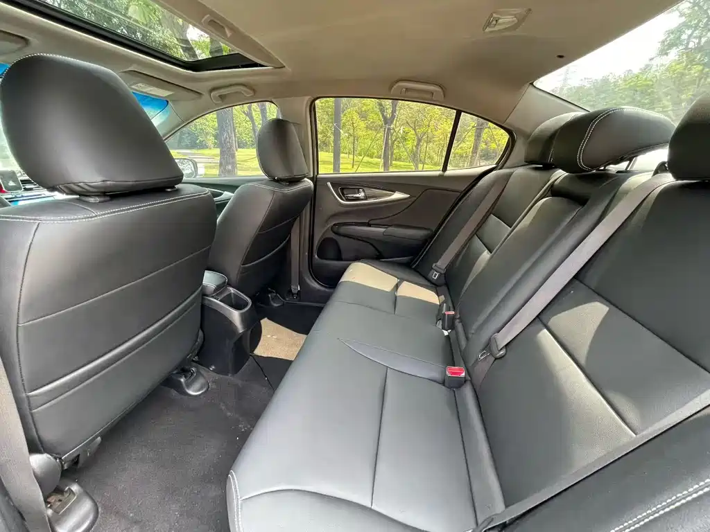 Crider 1.8 L Auto Luxury