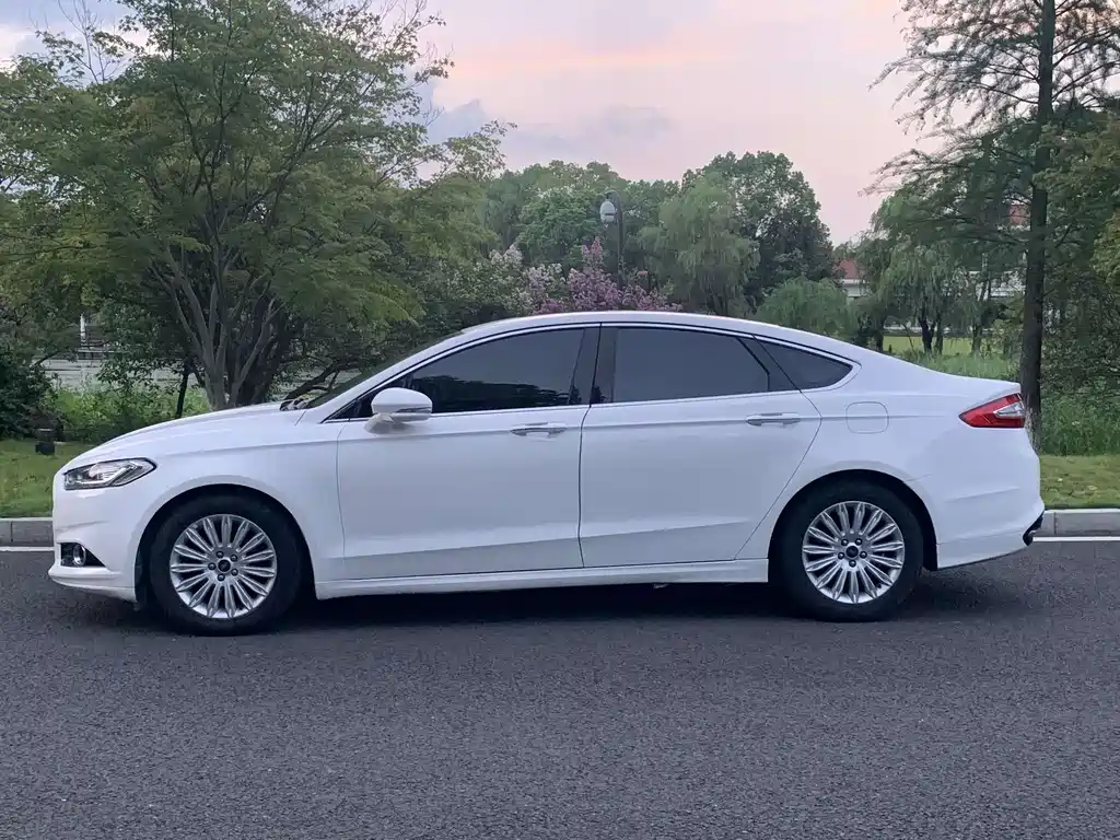 Mondeo 2.0 L GTDi200 Luxury