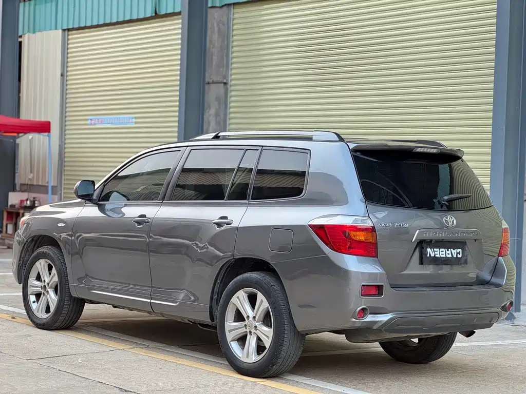 Highlander 2.7 L 2 WD 7-seat Luxury
