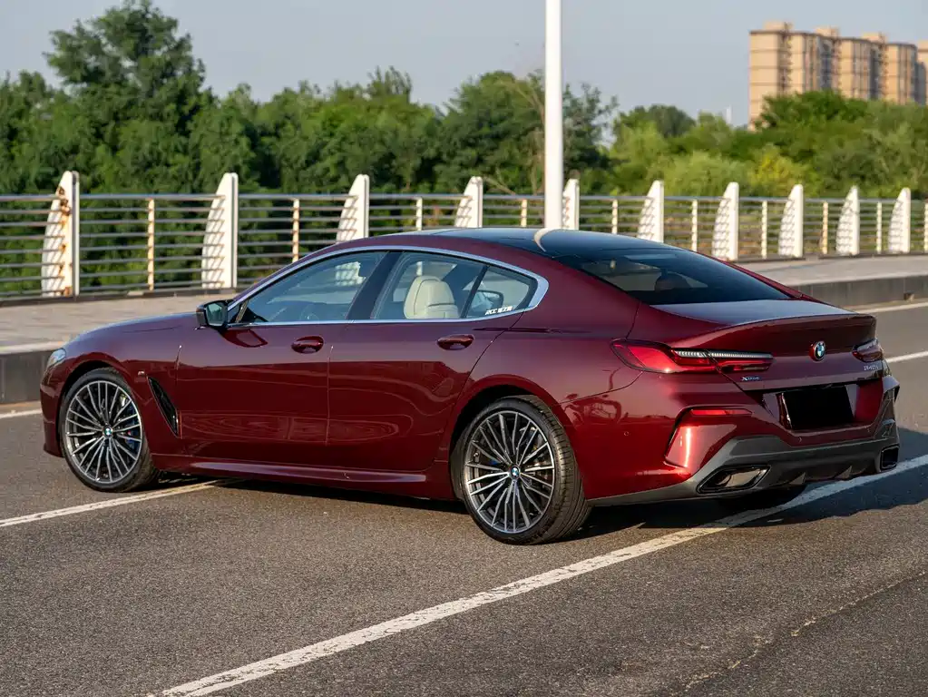 BMW 8 Series 840 i xDrive 4-door Coupe M Sport Package