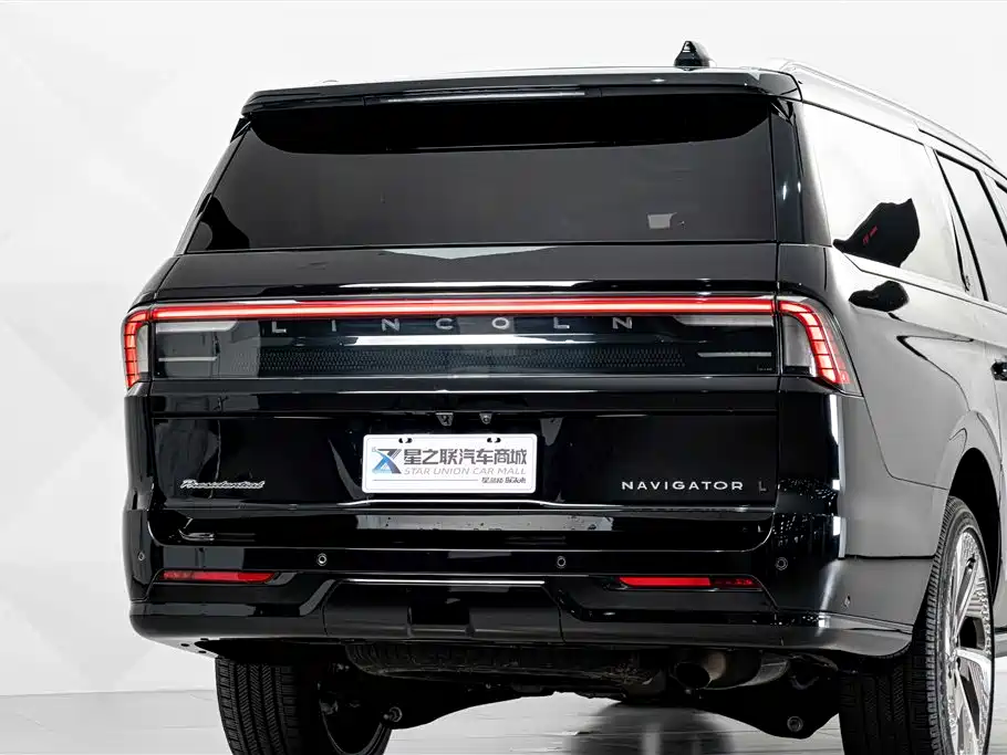 Navigator 3.5 T Extended President
