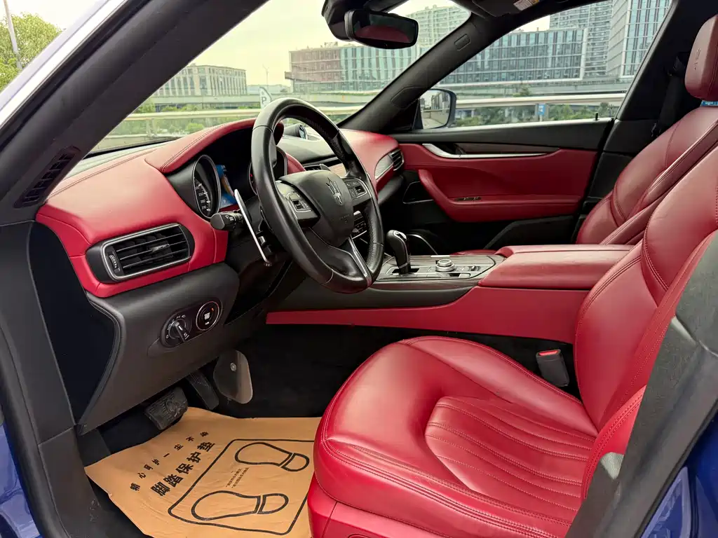 Levante 3.0 T Standard