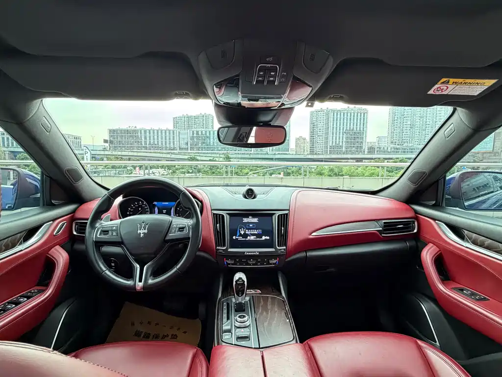 Levante 3.0 T Standard