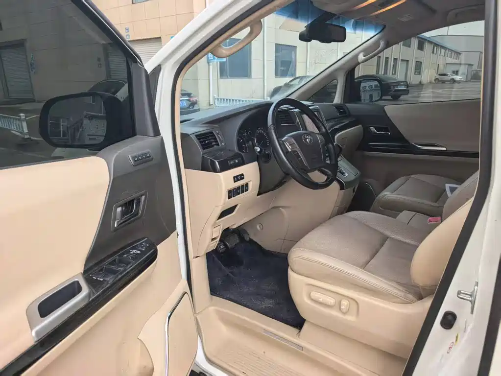 Alphard 3.5 L Luxury