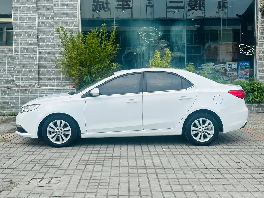 Roewe 360 1.5 L Auto Smart Screen