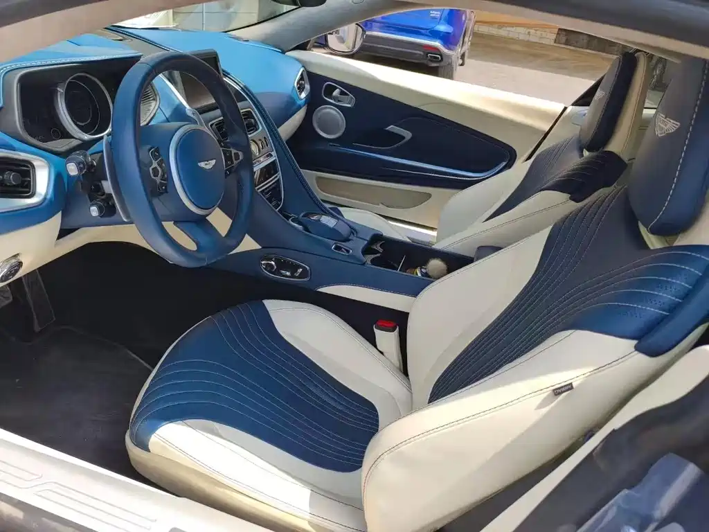Aston Martin DB11 4.0 T V8 Coupe