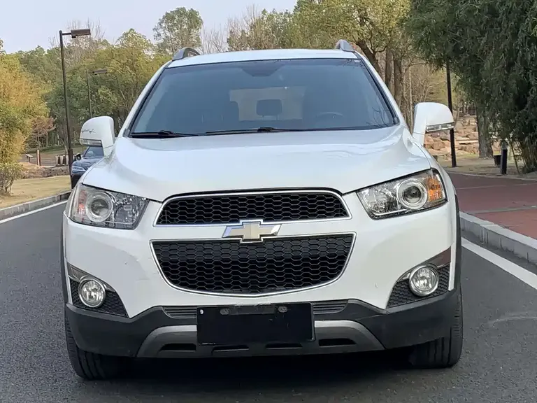 Chevrolet Captiva 2.4 L 2 WD City 5-seat