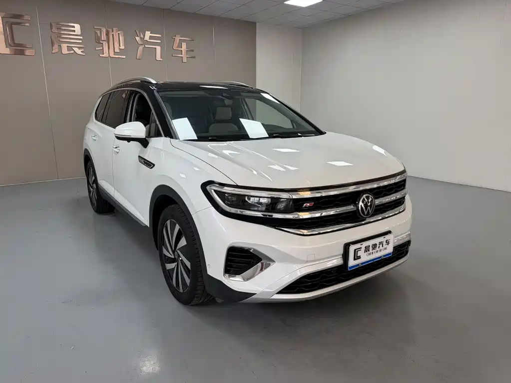 Talagon 380 TSI 4 WD Luxury Premium Realm Pro 6-seat