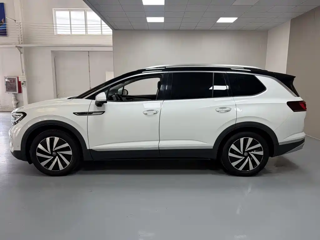 Talagon 380 TSI 4 WD Luxury Premium Realm Pro 6-seat
