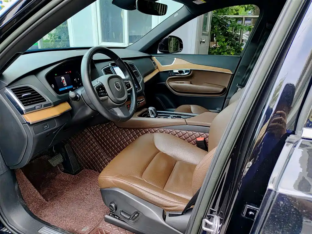 Volvo XC90 B5 Smart Travel Luxury 5-seat