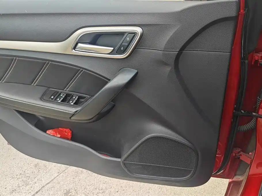 MG 6 NEV 45 T E-DRIVE Smart Drive Hybrid PILOT Premium Internet