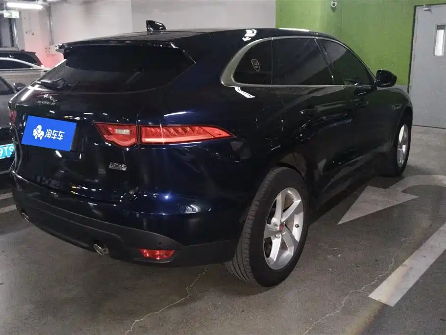 Jaguar F-PACE 2.0 T Urban Premium