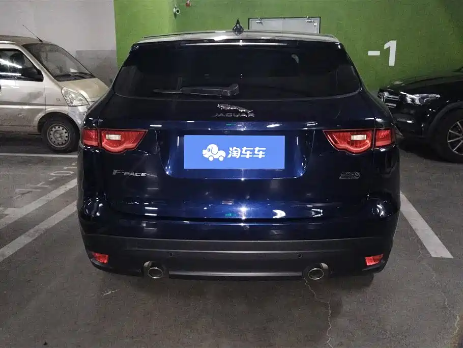 Jaguar F-PACE 2.0 T Urban Premium