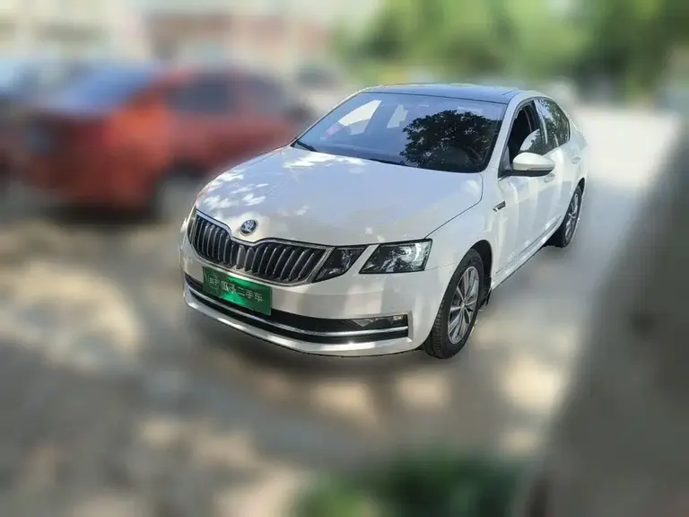 Skoda Octavia 1.5 L Auto Smart Travel Luxury