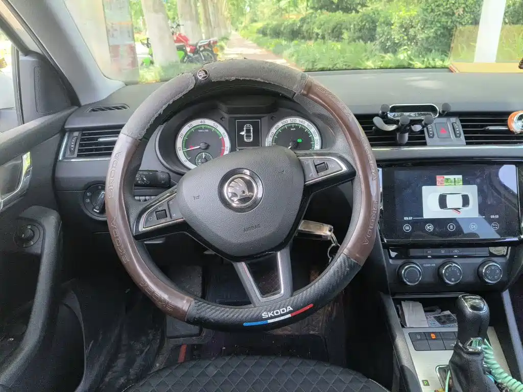 Octavia 1.5 L Auto Smart Travel Luxury