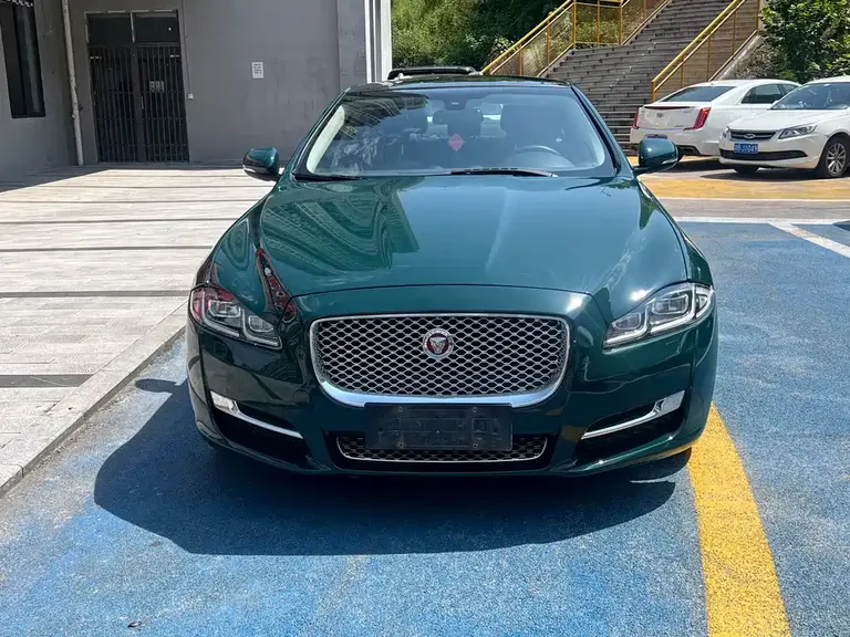 Jaguar XJ XJL 3.0 SC 2 WD Graceful Business