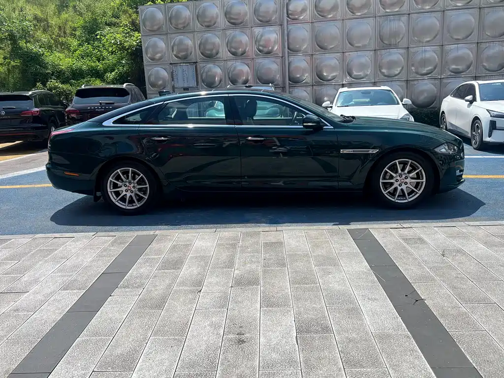 Jaguar XJ XJL 3.0 SC 2 WD Graceful Business