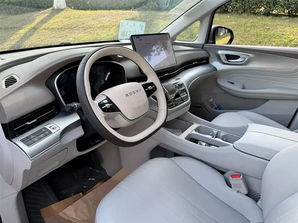 Roewe iMAX8 NEV 荣威iMAX8新能源 2025款 1.5 T DMH 陆尊至享版