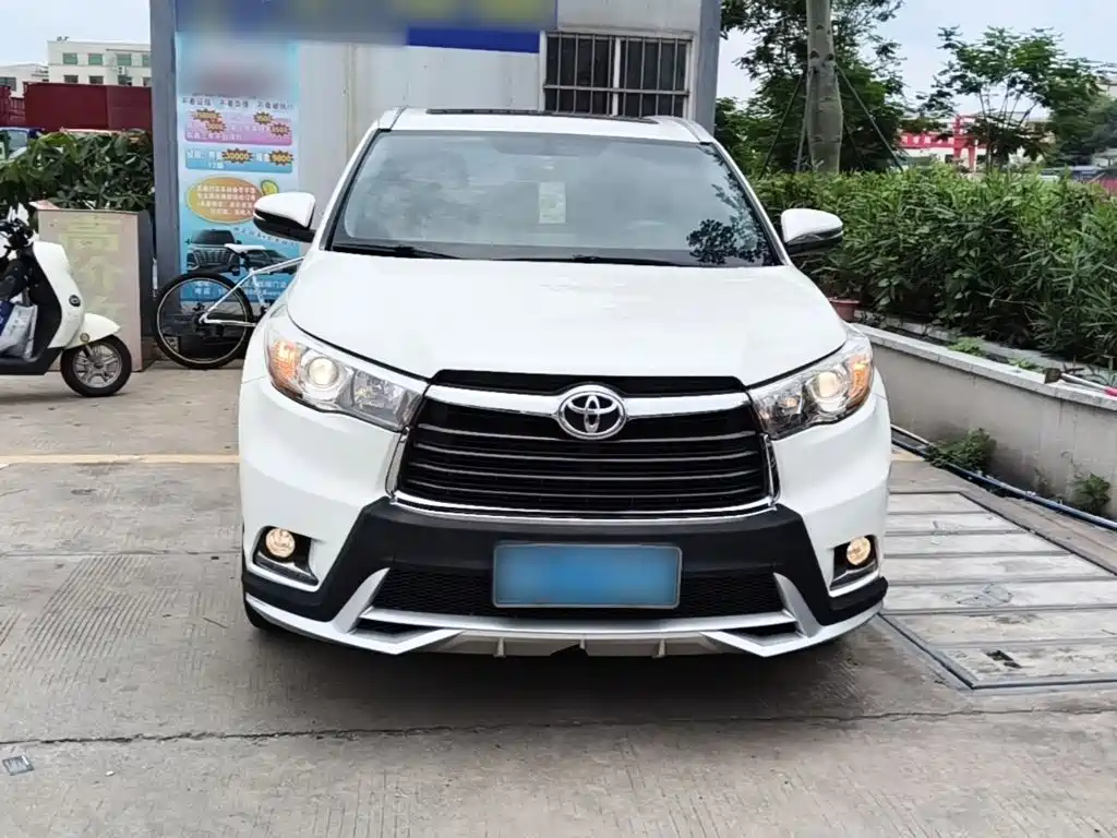 Highlander 2.0 T 4 WD Luxury 7-seat