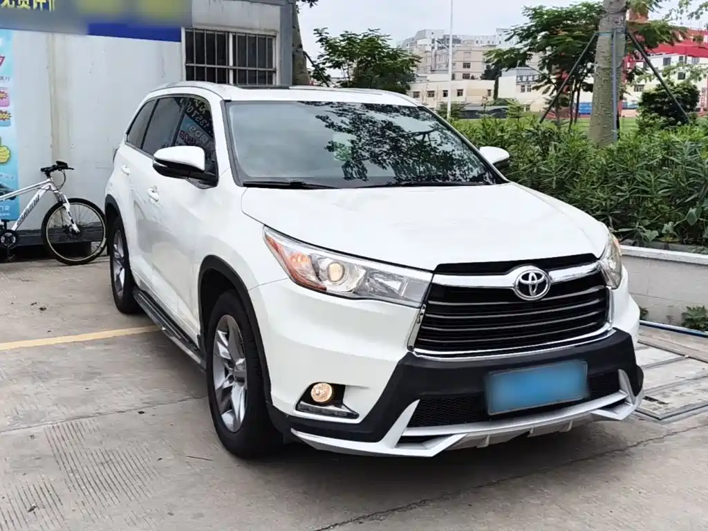 Highlander 2.0 T 4 WD Luxury 7-seat