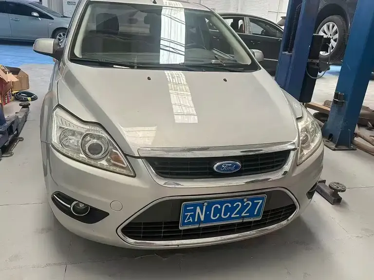 Ford Focus Sedan 1.8 L Auto Fashion