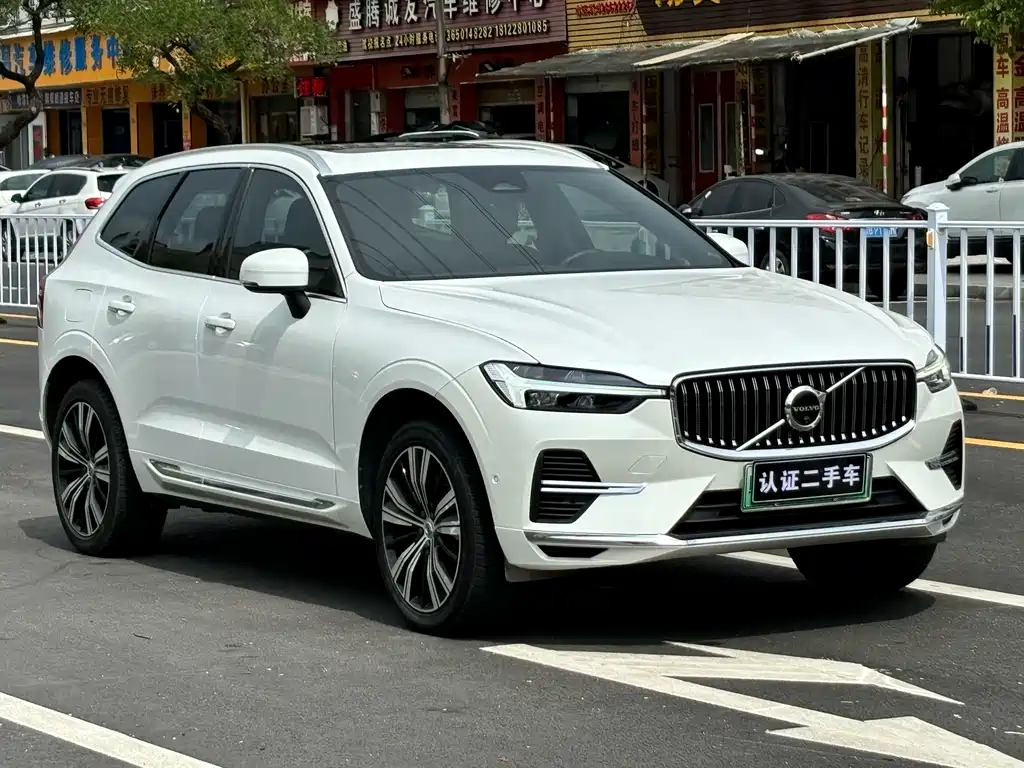 Volvo XC60 PHEV T8 PHEV Long Range 4 WD Smart Vision Luxury