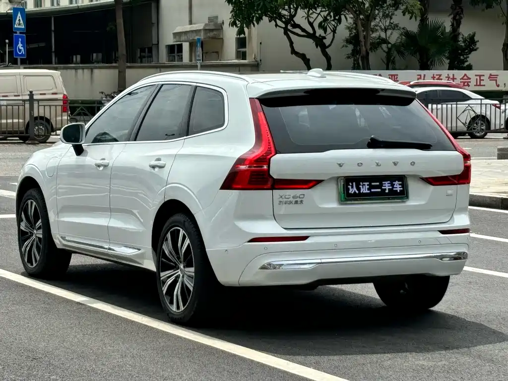 Volvo XC60 PHEV T8 PHEV Long Range 4 WD Smart Vision Luxury