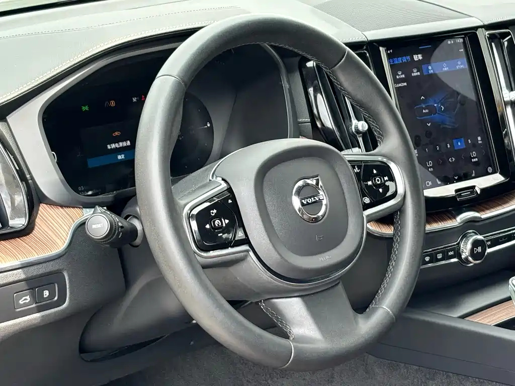 Volvo XC60 PHEV T8 PHEV Long Range 4 WD Smart Vision Luxury