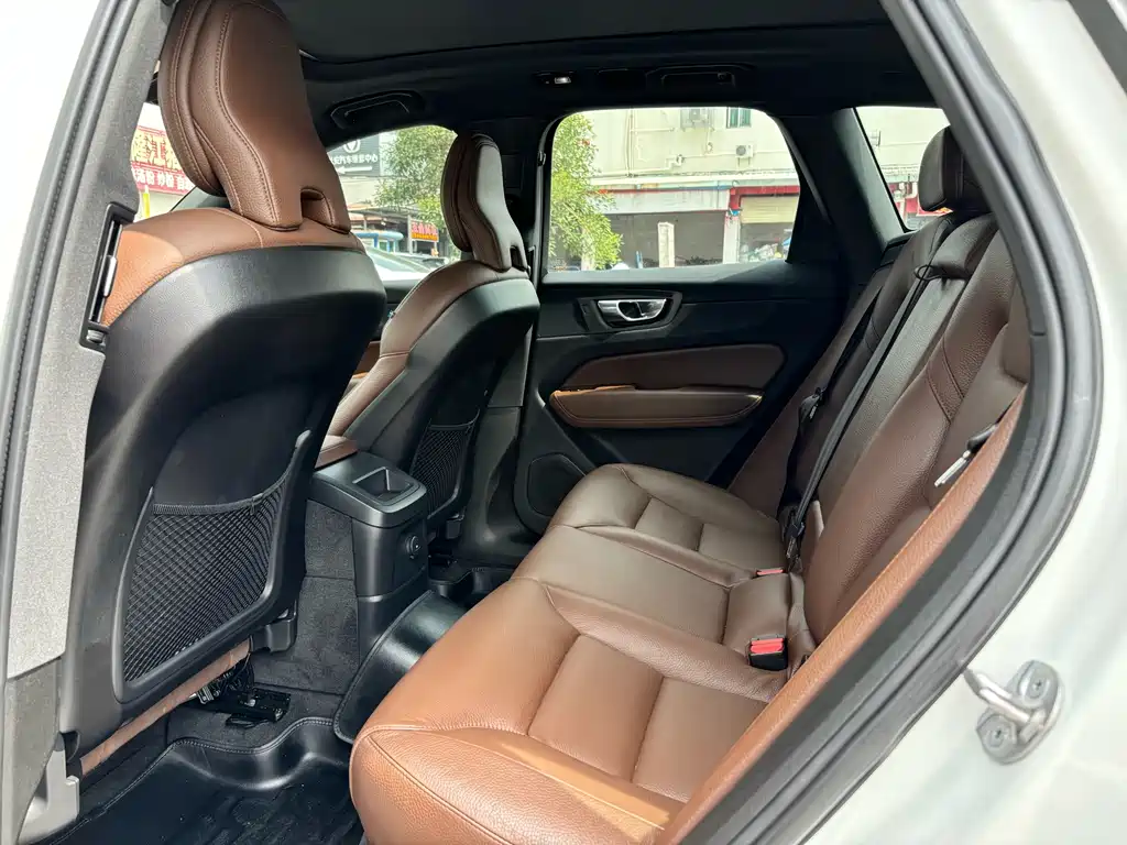Volvo XC60 PHEV T8 PHEV Long Range 4 WD Smart Vision Luxury