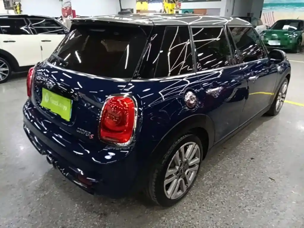 MINI 2.0 T COOPER S SEVEN 5-door